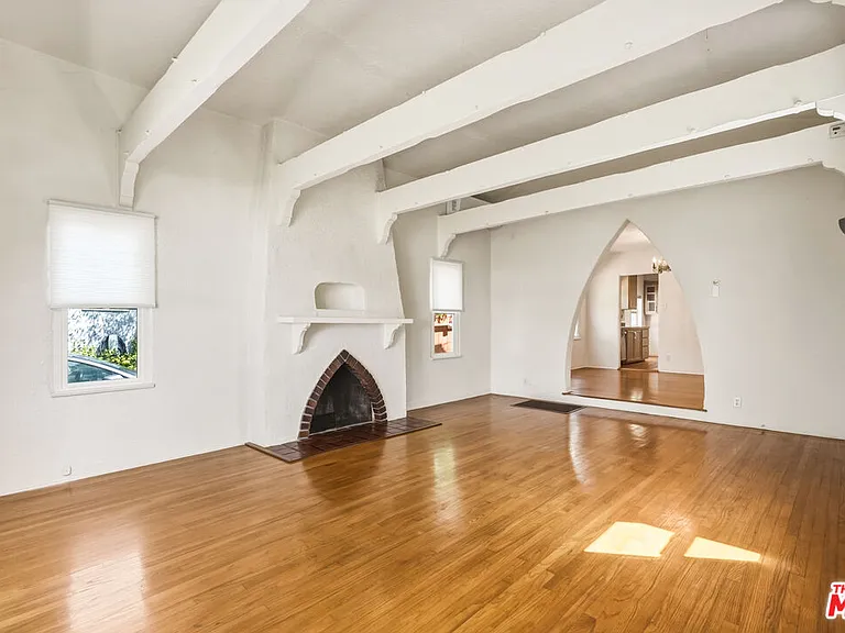 2613 Cloverfield Blvd — Photo 7