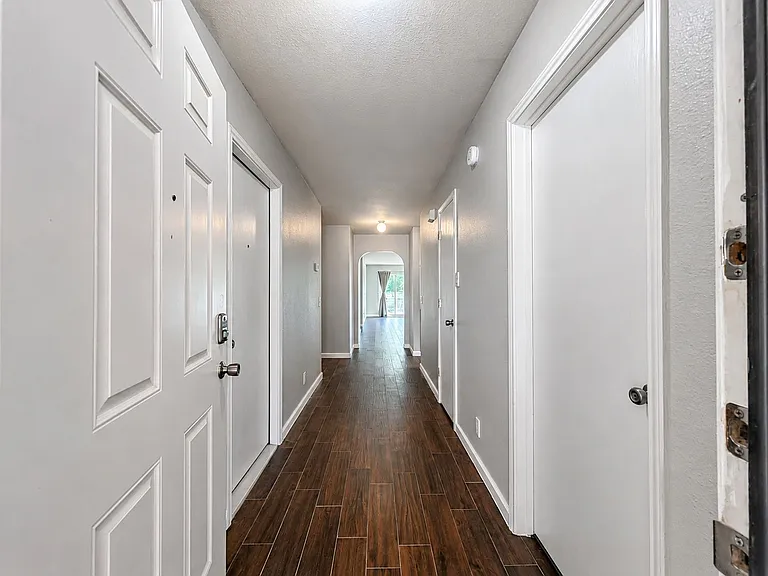 15001 Bigelow Dr — Photo 5