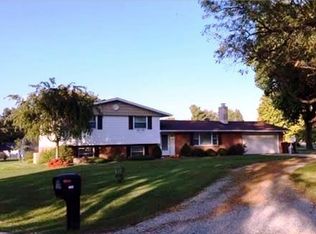 1026 Trianon Dr, Xenia, OH 45385