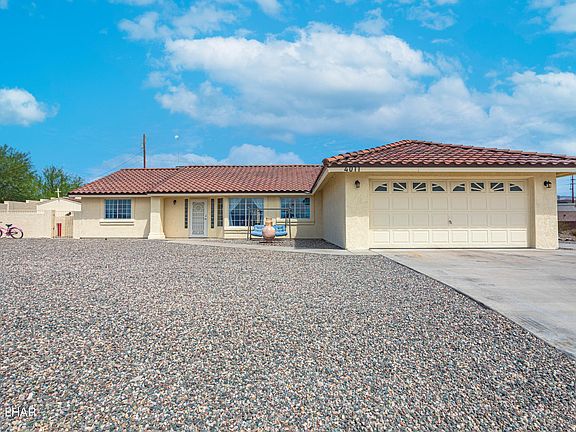 3rd image of 4011 Tropicaire Dr