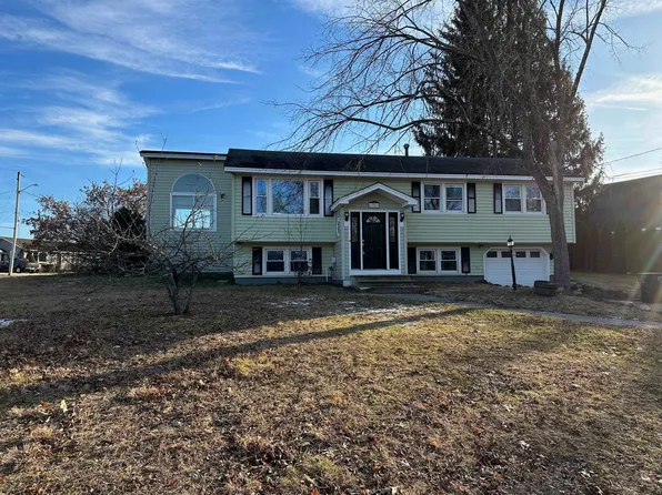 36 Seminole Drive, Nashua, NH 03063