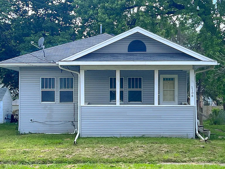 1108 S Federal Ave — Photo 3