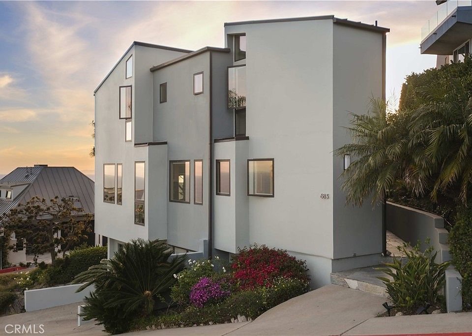 1st image of 683 Alta Vista Way