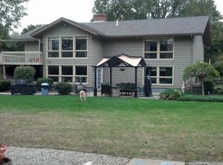 6 W Bank Rd, Hooksett, NH 03106