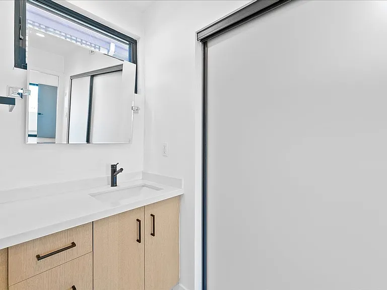 1210 Larrabee St #7 — Photo 16