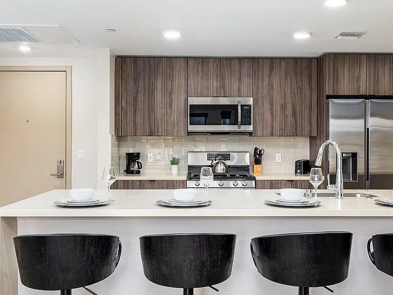 Lido Apartments - 1532 Brockton Ave — Photo 11