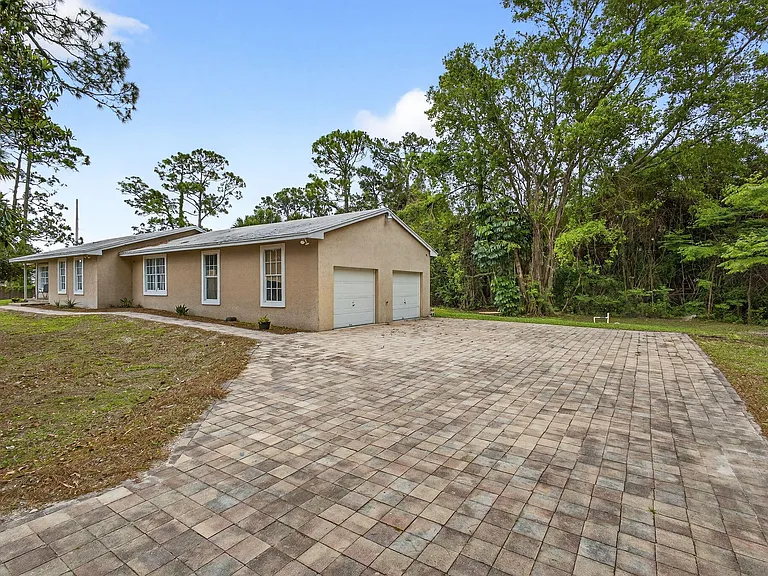 16932 Okeechobee Blvd — Photo 8