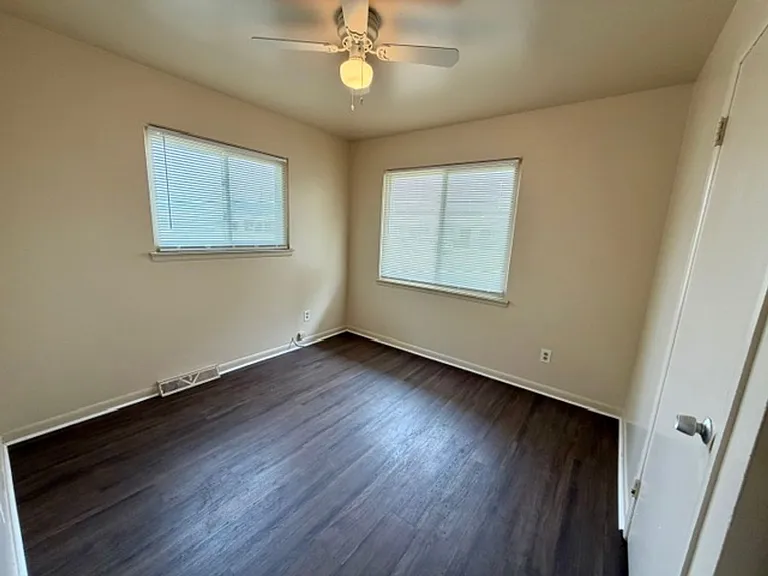 212 Arcola St — Photo 5