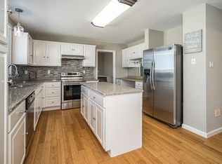 109 Abington Dr, Saint Peters, MO 63376