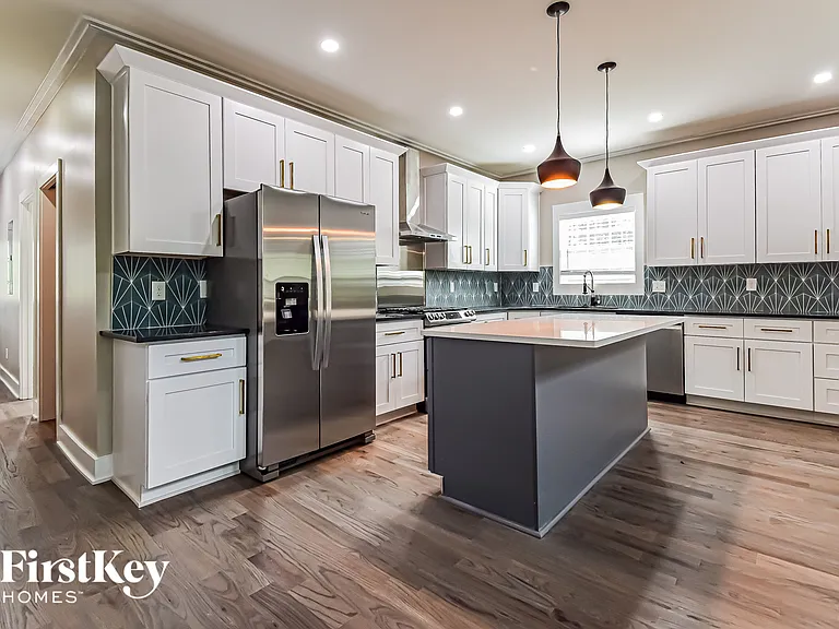 573 Middle St SW — Photo 8