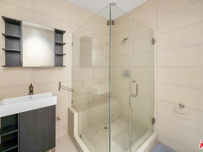 825 S Le Doux Rd #303 — Photo 14
