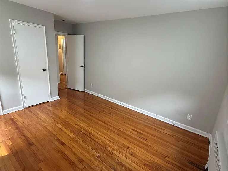 320 S Broadway #P1 — Photo 11