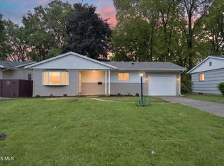 1489 Amesbury Rd, Toledo, OH 43612