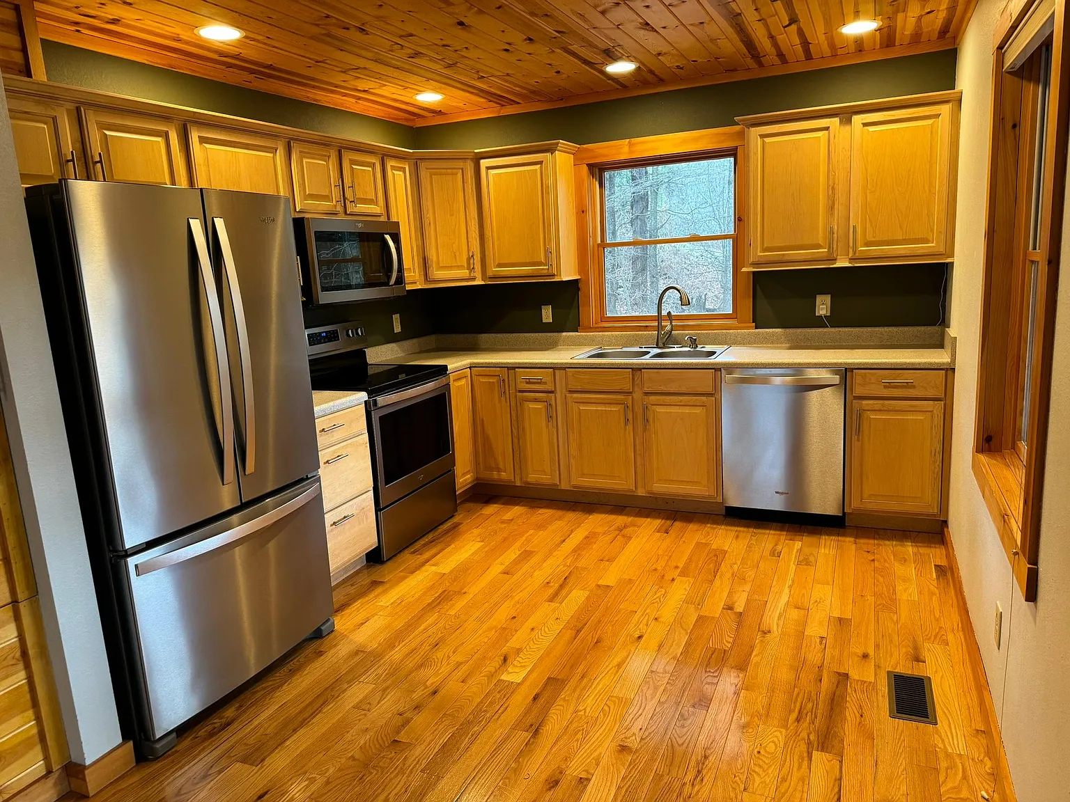 3 bed, $2,900 — Photo 3