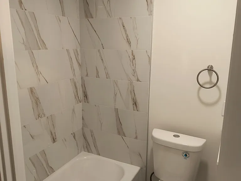 1523 W Oakdale St — Photo 6