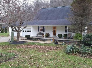 545 Lick Branch Rd, Charleston, WV 25312