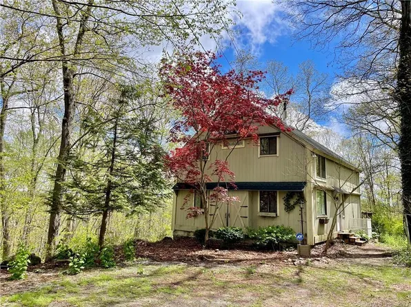 28 Woodland Drive, Essex, CT 06409