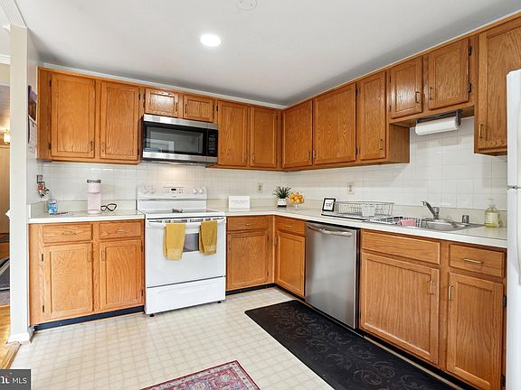 5th image of 13821 Laura Ratcliff Ct