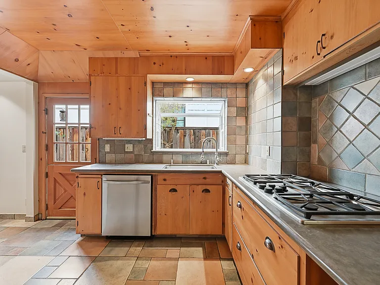 20 Kent Pl — Photo 33