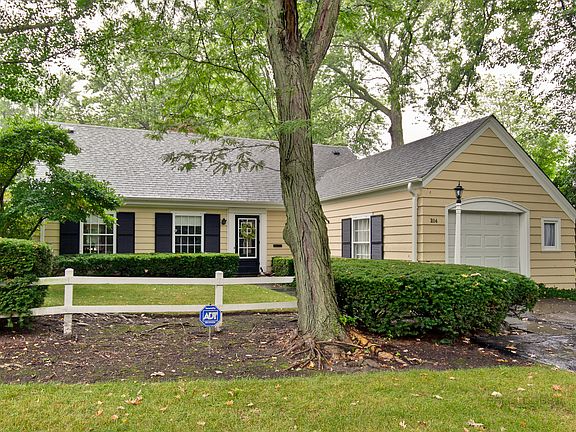 3rd image of 214 Washington Cir