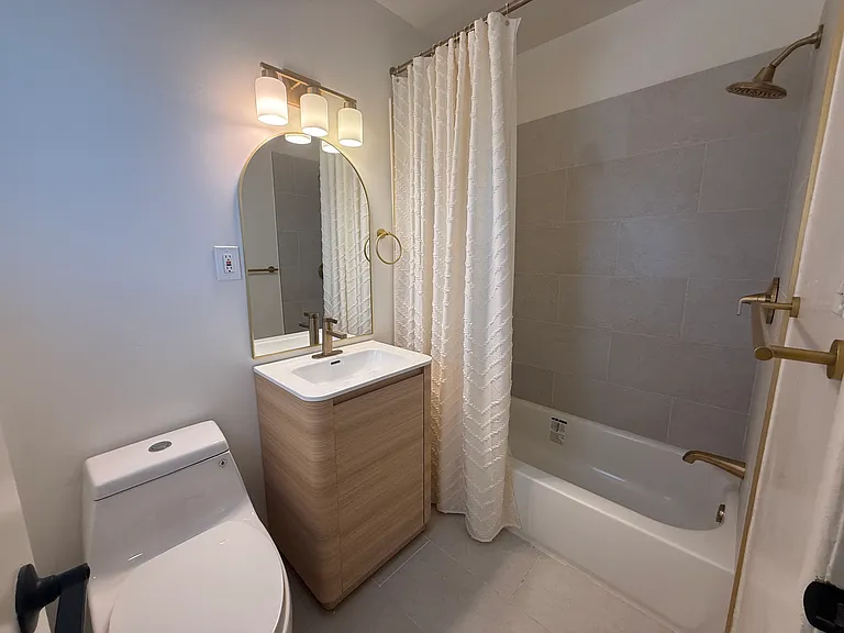 11419 Cumpston St #6 — Photo 6