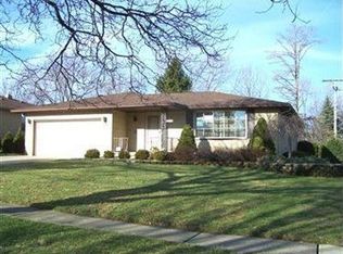 7680 Yorktown Ln, Middleburg Heights, OH