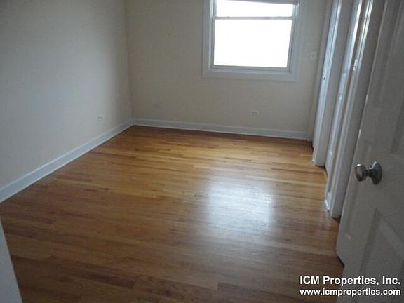 4th image of 1438 W Belmont Ave #4W
