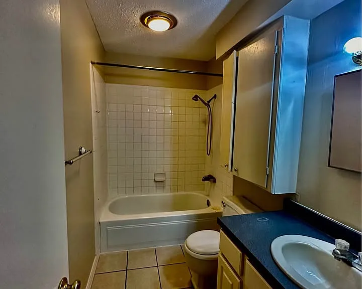 1008 N 11th St — Photo 7