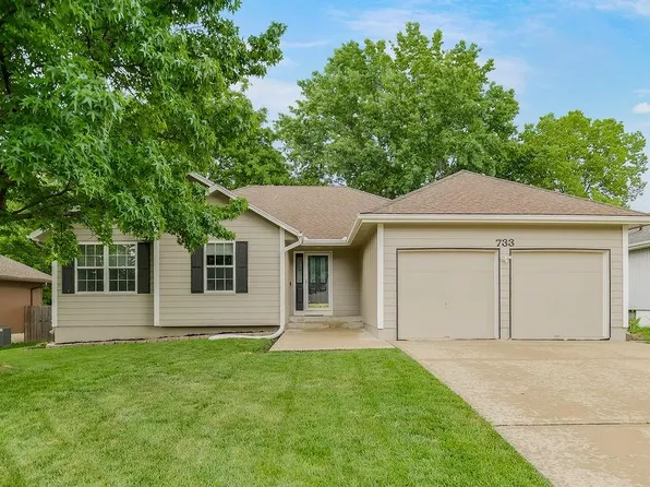 733 NE Colleen Dr, Lees Summit, MO 64086