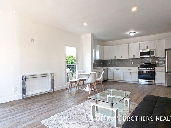3rd image of 2955 Francis Ave #A