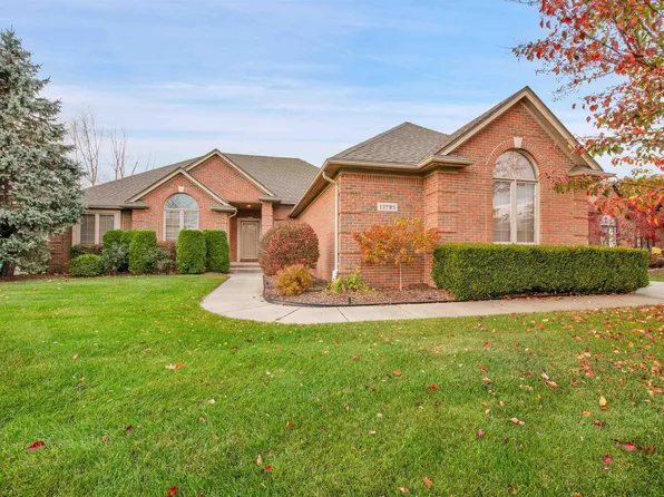 13785 Blue Beech Ln, Shelby Township, MI 48315
