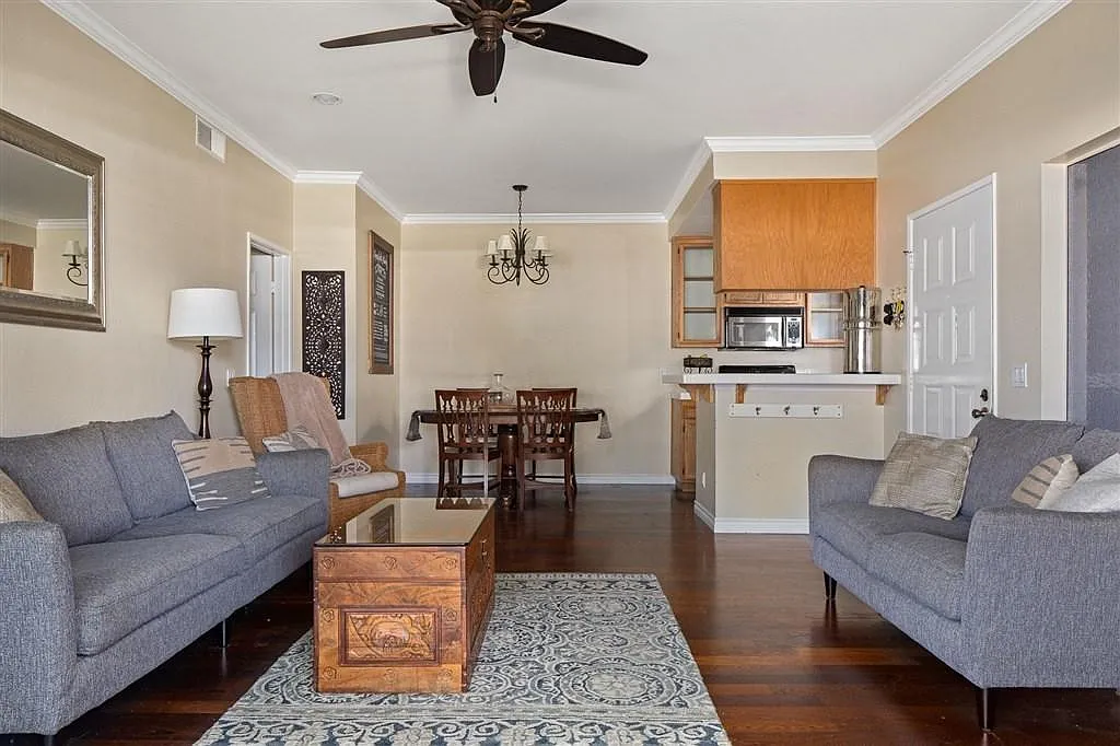2 bed, 871 sqft, $2,800 — Photo 4