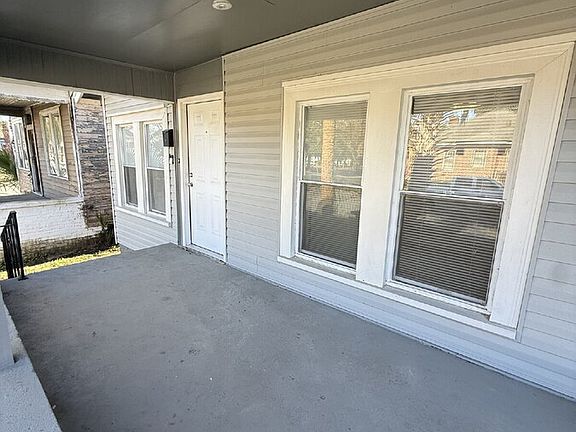 4th image of 1003 W 46th St