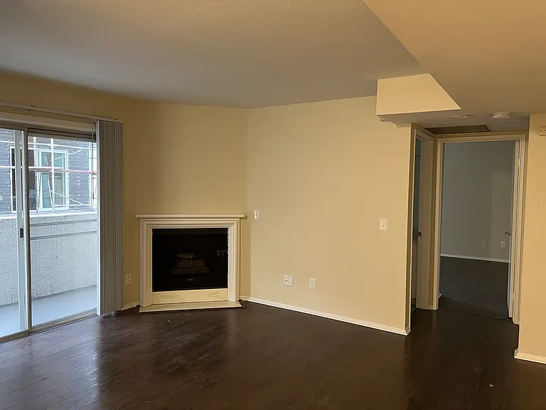 11045 Camarillo St — Photo 6