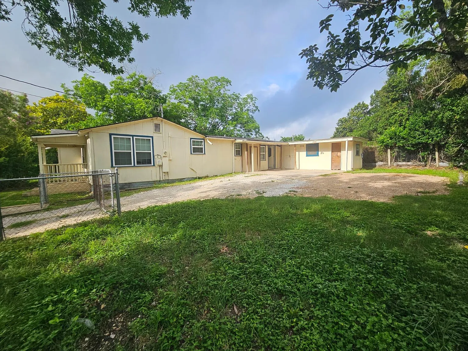 4 bed, 2.0 bath, 1706 sqft, $1,750 — Photo 3