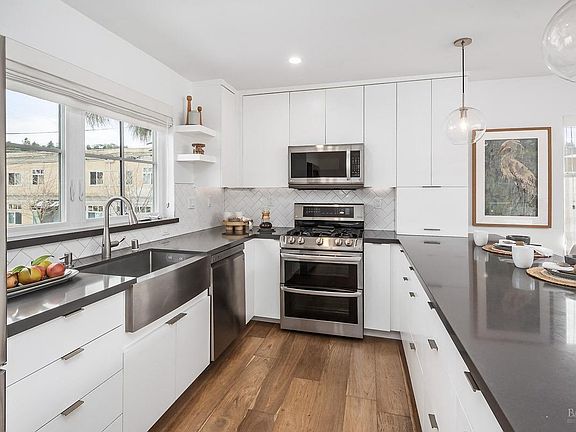 5th image of 18 Mariposa Avenue #A