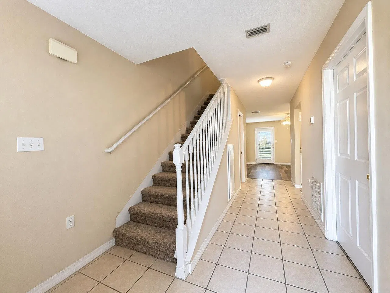 2 bed, 2.5 bath, 1248 sqft, $1,750 — Photo 2