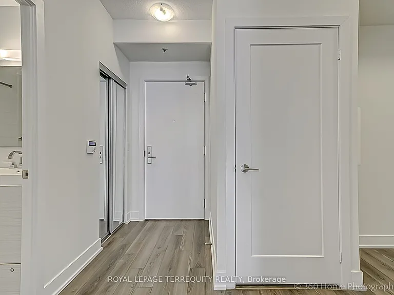 318 Richmond St W #1207 — Photo 17