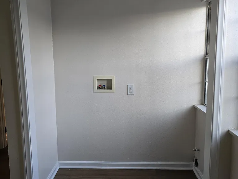 916 W 59th Pl #A — Photo 14