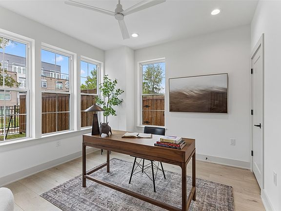 5th image of 2209 Woodland Ave #203