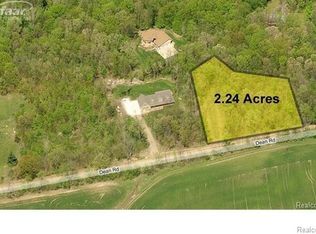 Dean Rd, Fenton, MI 48430