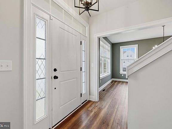 3rd image of 733 Risinghurst Ln