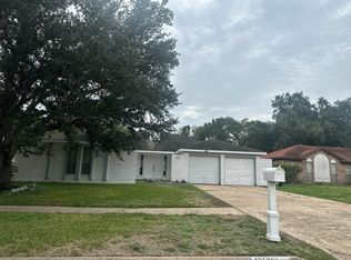 12131 Huntington Park Dr, Houston, TX 77099