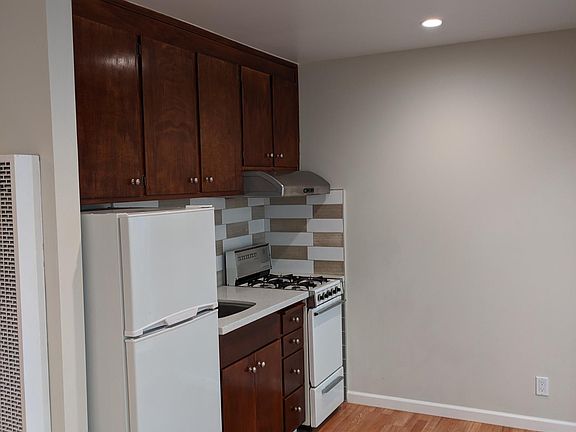 2nd image of 235 11th Ave APT 2