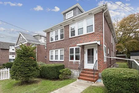 35 Woodstock Ave — Photo 8