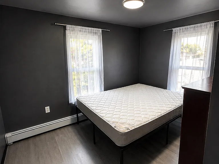 1153 Railroad St — Photo 5