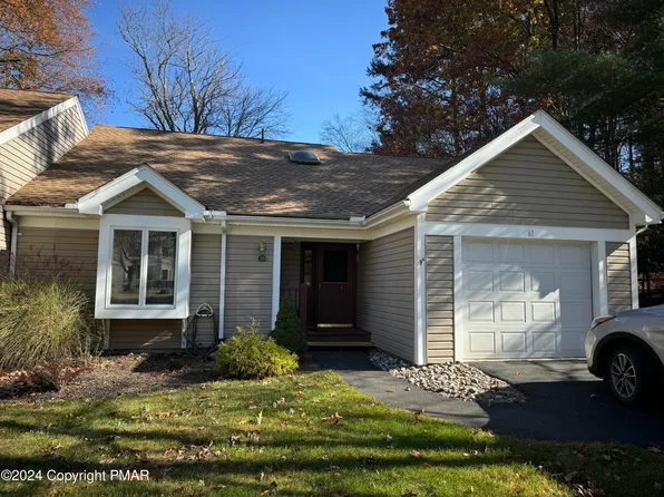 61 Village Dr, Stroudsburg, PA 18360