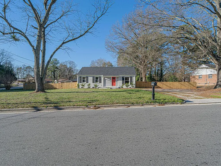 3322 Bell Dr — Photo 33