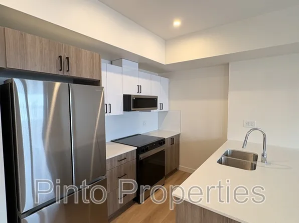 8615 108th St NW, Edmonton, AB