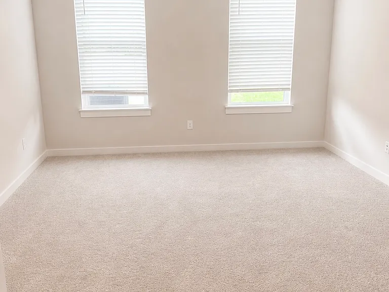 1013 Nature Ln — Photo 8